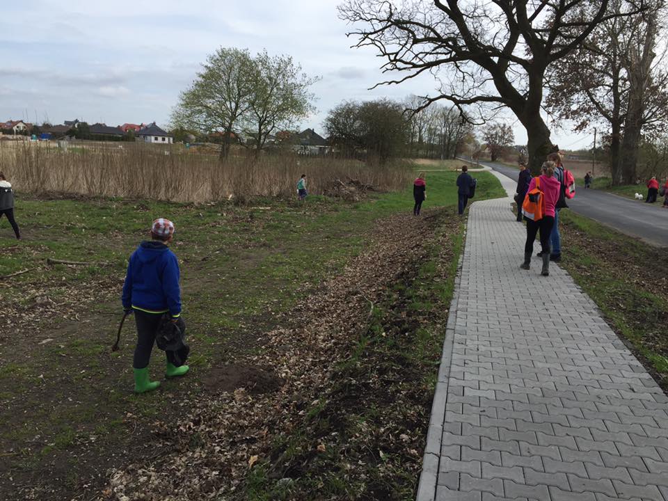 Wiosenne Sprzątanie Sołectwa 16.04.2016_94