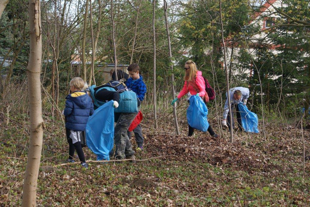 Wiosenne Sprzątanie Sołectwa 16.04.2016_44
