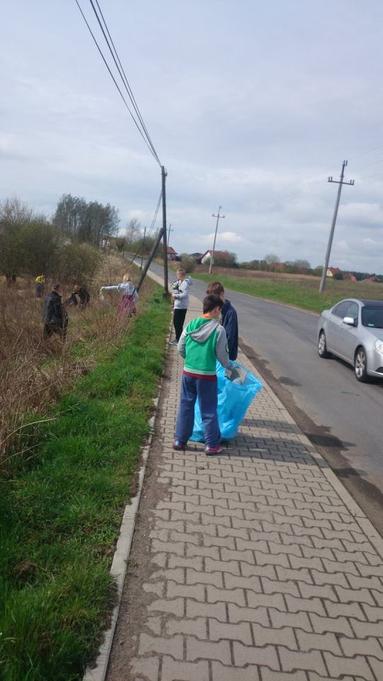 Wiosenne Sprzątanie Sołectwa 16.04.2016_43
