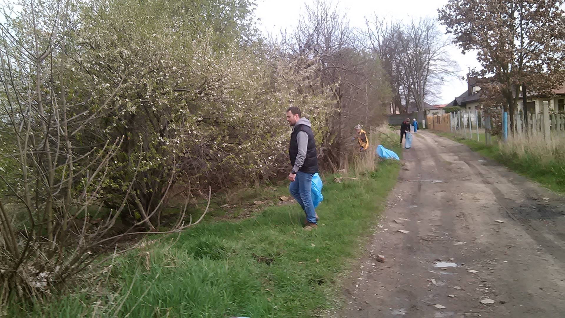 Wiosenne Sprzątanie Sołectwa 16.04.2016_12