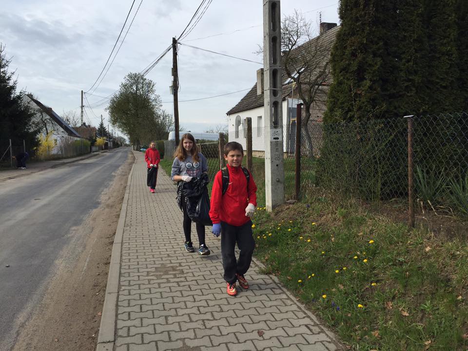 Wiosenne Sprzątanie Sołectwa 16.04.2016_81