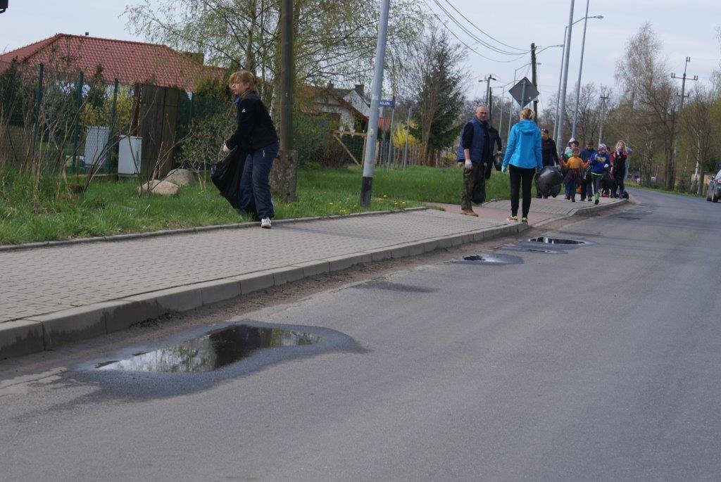Wiosenne Sprzątanie Sołectwa 16.04.2016_50